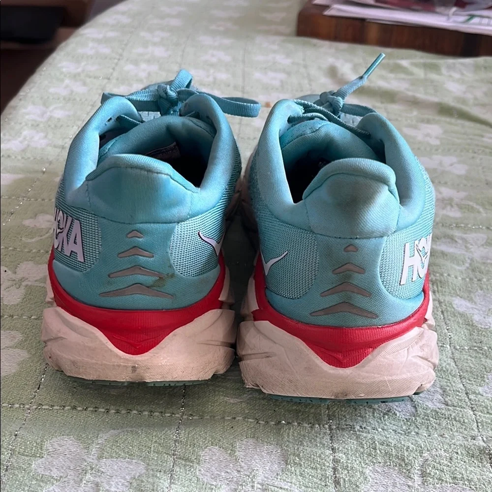 Hoka’s women’s size 8 1/2 - Picture 2 of 5